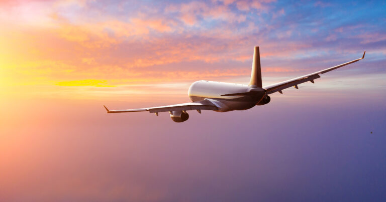 Zimowe wyjazdy a polisa turystyczna – co warto sprawdzić przed nartami?